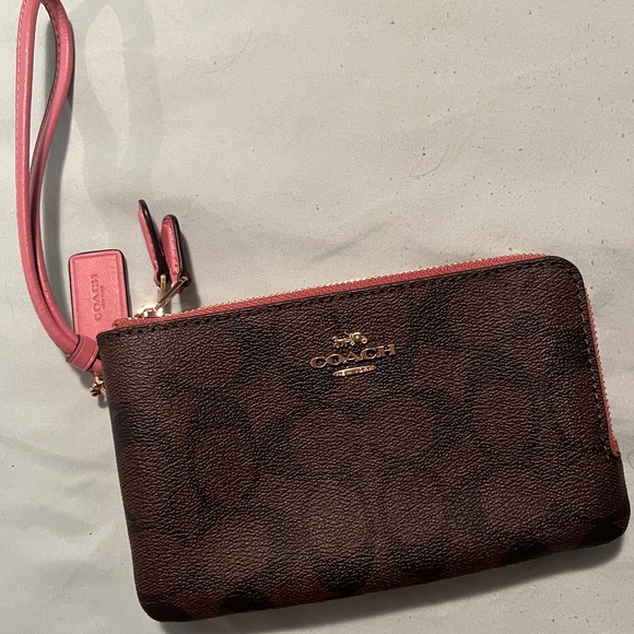 Coach Handbags - NEW Coach Wristlet